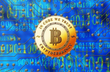 比特币btc 创下112万美元新高