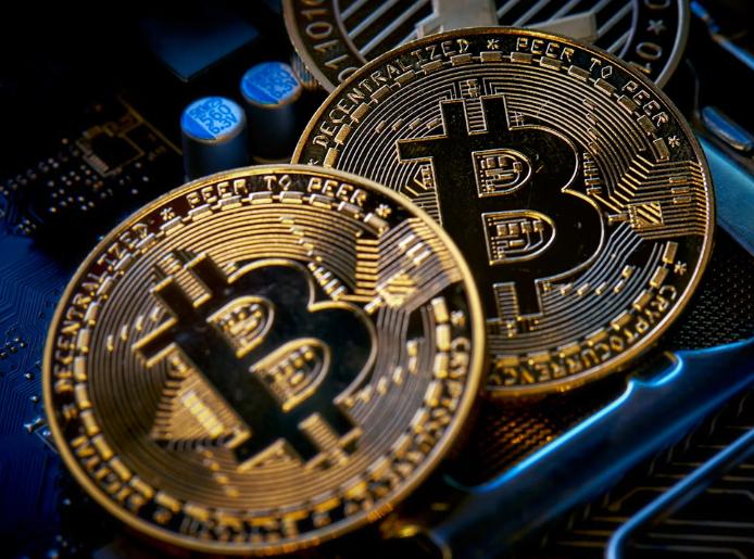 分析师：比特币若在三个月内飙升至25万美元或导致“泡沫顶”现象